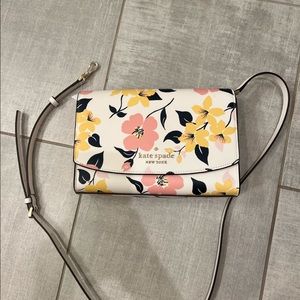 BRAND NEW kate spade lily blooms pri cream purse